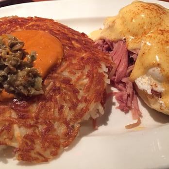 Blue's Egg + Bakery - Classic Benedict with goat stuffed hash browns with olive and paprika aioli - Breakfast & Brunch Near Me - Milwaukee, Wisconsin Blue's Egg + Bakery - Classic Benedict with goat stuffed hash browns with olive and paprika aioli - Breakfast & Brunch Near Me - Milwaukee, Wisconsin