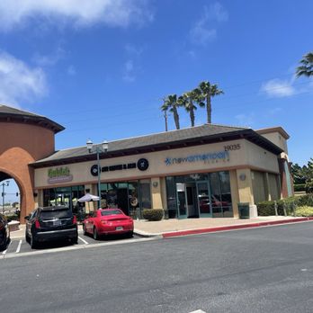 602 Coffee & Acai - Exterior - Coffee & Tea Near Me - Huntington Beach, California