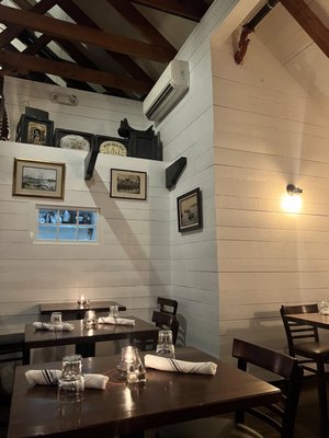 Cove Hollow Tavern by null