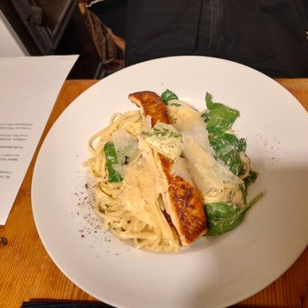 Edelsberger Gastwirtschaft - Zitronen Ricotta Parmesan Linguine mit Babyspinat, Lachsfilet & Kräuterbutter - Hotels Near Me - Baden bei Wien, 9 Edelsberger Gastwirtschaft - Zitronen Ricotta Parmesan Linguine mit Babyspinat, Lachsfilet & Kräuterbutter - Hotels Near Me - Baden bei Wien, 9
