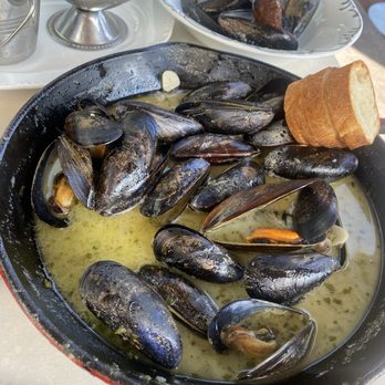 Loch Bar - Seafood Near Me - Baltimore, Maryland