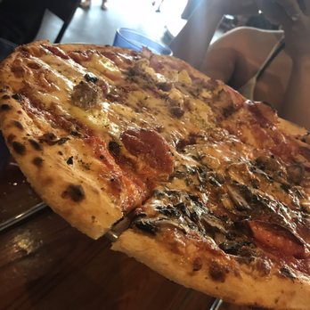 Flatbread Company - Flat bread pizza - Pizza Near Me - Paia, Hawaii
