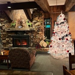 Simpson's Restaurant - Fireplace