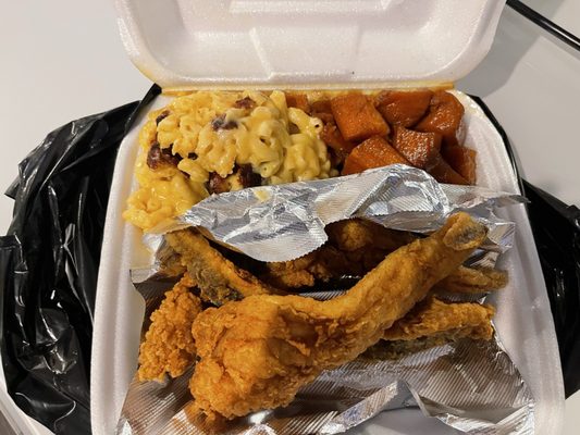 Ma Lessie's Chicken & Waffles by null