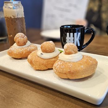 Hash Kitchen - Canolli donuts - Breakfast & Brunch Near Me - Pearland, Texas Hash Kitchen - Canolli donuts - Breakfast & Brunch Near Me - Pearland, Texas