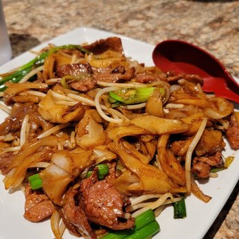 Co Ba Saigon - Beef chow fun consistently delicious with tender beef - Vietnamese Near Me - Sacramento, California Co Ba Saigon - Beef chow fun consistently delicious with tender beef - Vietnamese Near Me - Sacramento, California