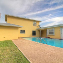 Roselyn Gross - Keller Williams Realty Palm Beaches - Need a home with a guest house? This one has a 3 bedroom guest house!
