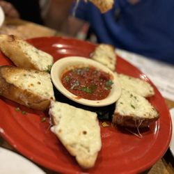 Pizzeria Luca - Garlic Cheesey Bread