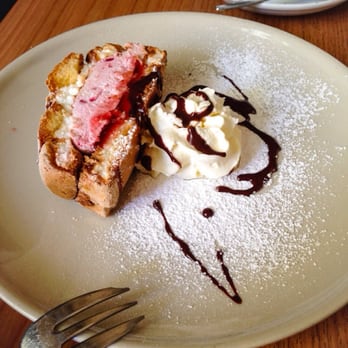 Café Merkur - No more apfelstrudel that day, I got this lovely erdbeerenschnitte instead. - Cafes Near Me - Vienna, 9