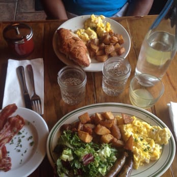 Mominette - The standard hipster birds eye view of the brunch table. - French Near Me - Brooklyn, New York Mominette - The standard hipster birds eye view of the brunch table. - French Near Me - Brooklyn, New York
