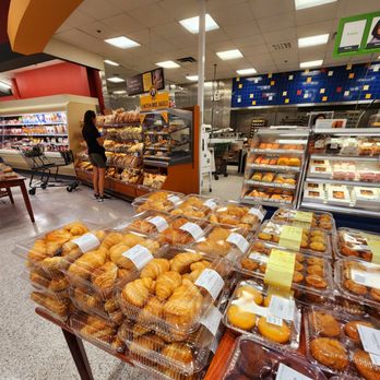 Publix - Bakery items - Grocery Near Me - Miami Shores, Florida