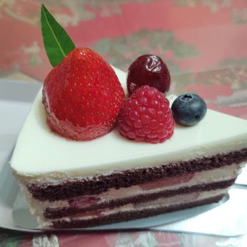 Paris Baguette - Chocolate strawberry cream. - Bakeries Near Me - Little Neck, New York Paris Baguette - Chocolate strawberry cream. - Bakeries Near Me - Little Neck, New York