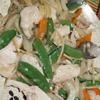 Chef Shangri-La - Chicken chow fun - Chinese Near Me - North Riverside, Illinois Chef Shangri-La - Chicken chow fun - Chinese Near Me - North Riverside, Illinois
