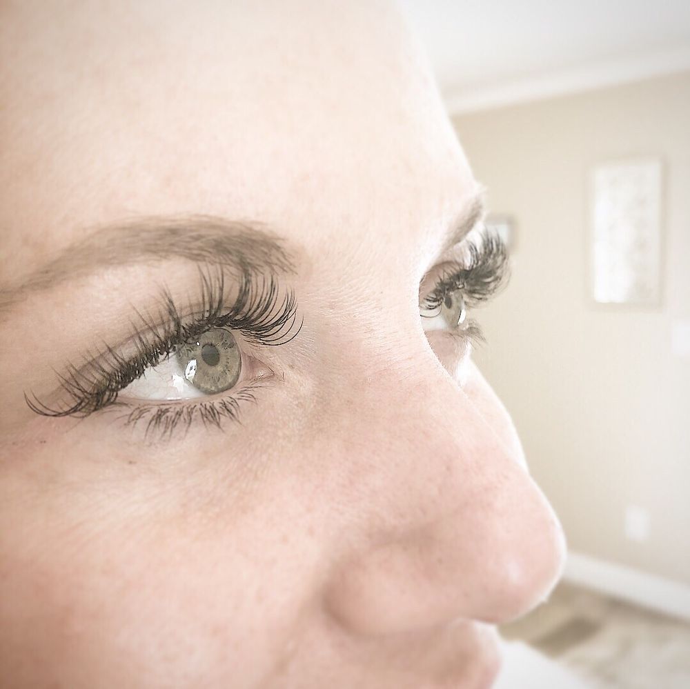 Treasa's Skin & Lash Studio Logo