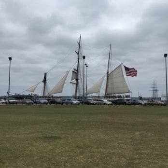 Waterfront Park - Boats are across from this park - Parks Near Me - San Diego, California Waterfront Park - Boats are across from this park - Parks Near Me - San Diego, California