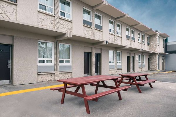 Super 8 by Wyndham Thunder Bay by null