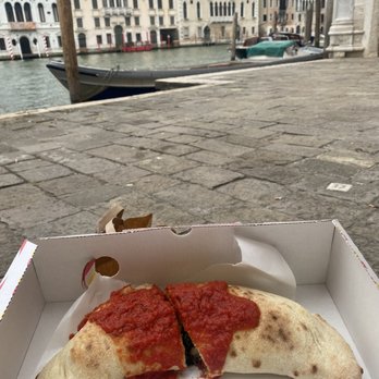 Pizzeria l'Angelo - Vegan veggie calzone - Pizza Near Me - Venezia, VE Pizzeria l'Angelo - Vegan veggie calzone - Pizza Near Me - Venezia, VE