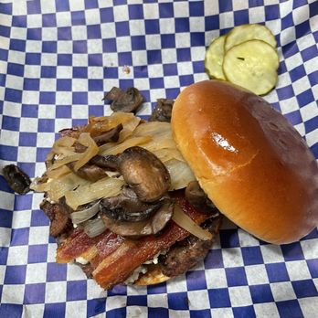 Outlaw Grille - Ace High burger - onions, bacon and mushrooms. - Salad Near Me - Sedona, Arizona Outlaw Grille - Ace High burger - onions, bacon and mushrooms. - Salad Near Me - Sedona, Arizona