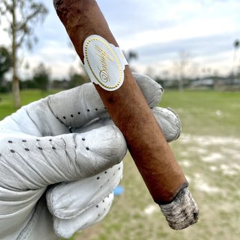 Plume Cigar Lounge - 2012 Davidoff Robusto Gordo - Tobacco Shops Near Me - Yorba Linda, California