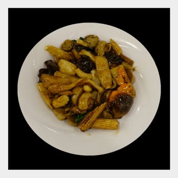 京華洒樓 - vegetables (baby corn, mushrooms, black fungus, carrots) for HK$84 ≈ US$10.85 (after 12% service fee, but no tax!).... - Dim Sum Near Me - Hong Kong, HK