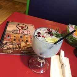 Fiesta Rodeo Mexican Cuisine - Christmas margarita !!! Delicious!!!