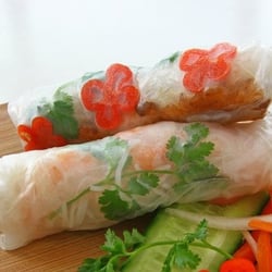 Nom Deli - Cuon summer rolls
