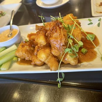 Ve Station - Sriracha Buffalo Wing (Spicy) - Vegan Near Me - Sherman Oaks, California Ve Station - Sriracha Buffalo Wing (Spicy) - Vegan Near Me - Sherman Oaks, California