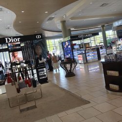 Peace Arch Duty Free Shop