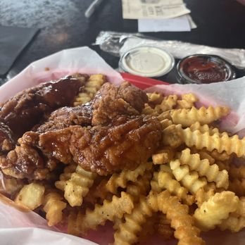 Nickel City - Bbq saucy tenders - Bars Near Me - Fort Worth, Texas