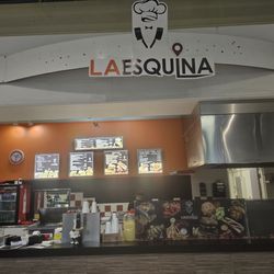 La Esquina - Counter