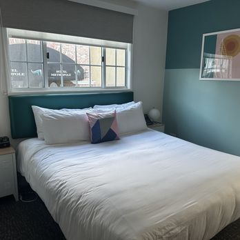 Bellanca Hotel - Hotels Near Me - Avalon, California