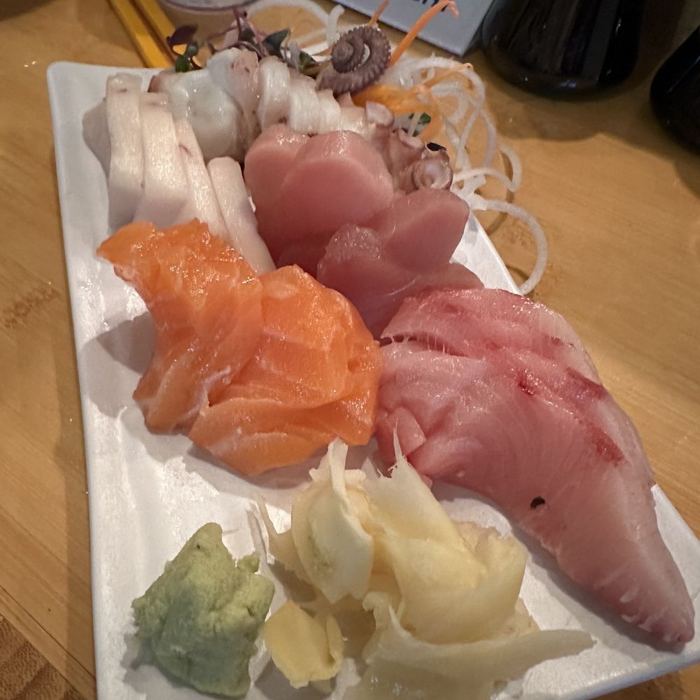Deluxe Sashimi Plate