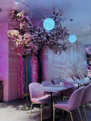 AIDA - Café-Konditorei by null