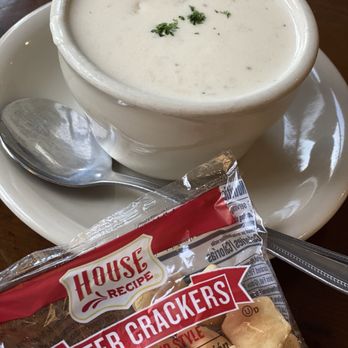 Pearl Restaurant - Clam chowder - Seafood Near Me - Wellfleet, Massachusetts Pearl Restaurant - Clam chowder - Seafood Near Me - Wellfleet, Massachusetts