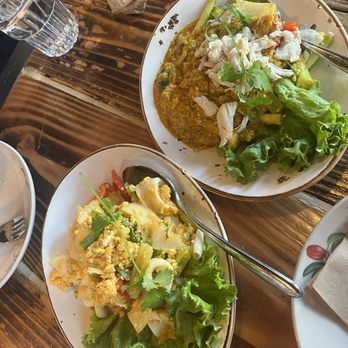 Isarn Thai Soul Kitchen - Stir Fried Squid with Salted Egg Yolk and Crab Stir Fried with Yellow Curry - Noodles Near Me - Seattle, Washington