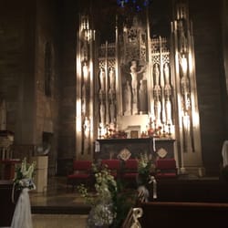 Holy Cross Church - Beautiful altar & stained glass