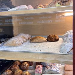 La Casa Del Pan Bakery and Restaurant