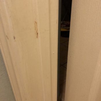 Weslaco Inn - Brown splatter on trim next to toilet - Hotels Near Me - Weslaco, Texas Weslaco Inn - Brown splatter on trim next to toilet - Hotels Near Me - Weslaco, Texas