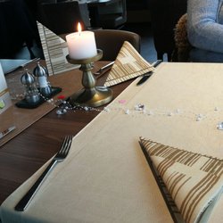 Elisa - Der Tisch wurde zum Geburtstag etwas dekoriert