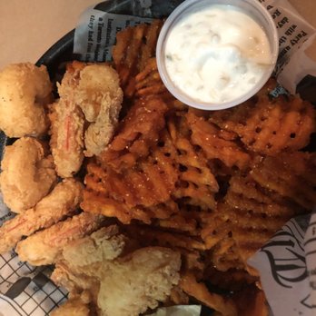 Hook & Reel Cajun Seafood & Bar - Cajun/Creole Near Me - Orange, Connecticut Hook & Reel Cajun Seafood & Bar - Cajun/Creole Near Me - Orange, Connecticut