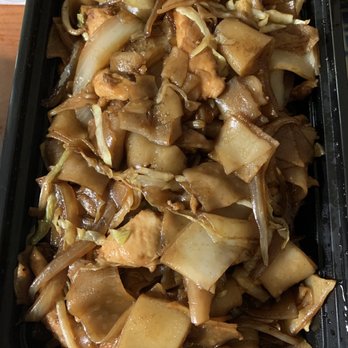 Xin bowl Asian Bistro - Drunken noodles with chicken - Asian Fusion Near Me - Ridgecrest, California