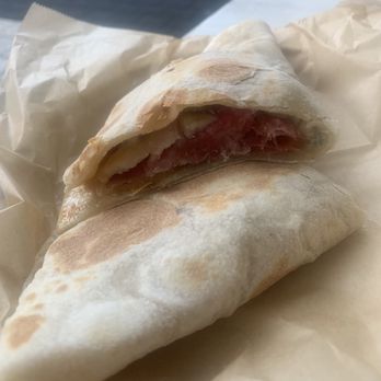 Piadina 305 - Piada Dello Sborone (speck, gorgonzola, pear, honey) - Italian Near Me - Doral, Florida