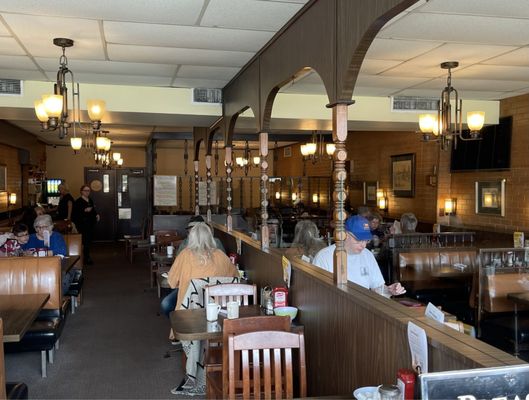 RUSSELL WILLIAMS RESTAURANT - Updated July 2025 - 34 Photos & 47