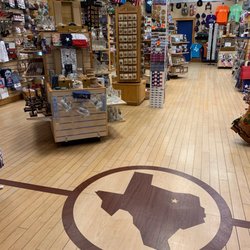 Texas Treasures - Buying magnets for Uzhair's collection
