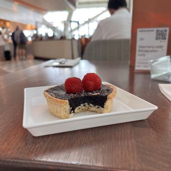 Gordon Ramsay Plane Food - British Near Me - Hounslow, XGL Gordon Ramsay Plane Food - British Near Me - Hounslow, XGL