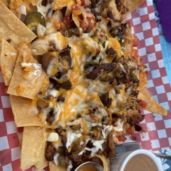 Su Casa Mexican Lounge - Nachos were good. - Mexican Near Me - Jasper, Alberta