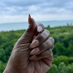 NailBar & Spa - Nude acrylic almond shape with gold edging