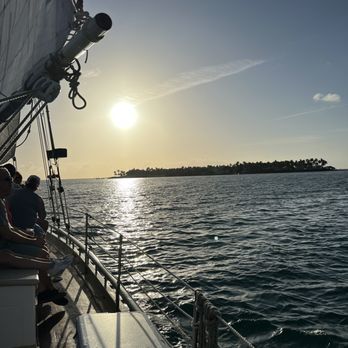 Schooner Appledore - Sunset over wystiera key - Boat Charters Near Me - Key West, Florida Schooner Appledore - Sunset over wystiera key - Boat Charters Near Me - Key West, Florida