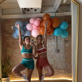 Balloon Kings - Organic balloon garland adds color and excitement to a business grand opening. - Balloon Services Near Me - Dallas, Texas Balloon Kings - Organic balloon garland adds color and excitement to a business grand opening. - Balloon Services Near Me - Dallas, Texas