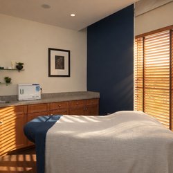 Five Lakes Spa Aveda At DoubleTree